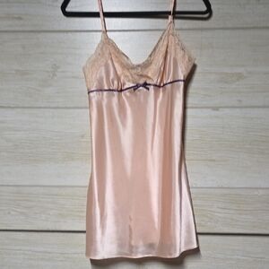 Morgan Taylor Peach Chemise with Lace Trim